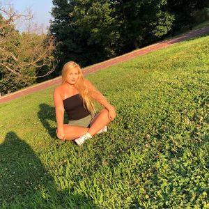 Meet your Posher, Brooke